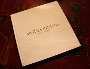 motif broderie or