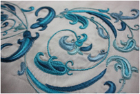 couverture broderie baroque sur mesure atelier parisien